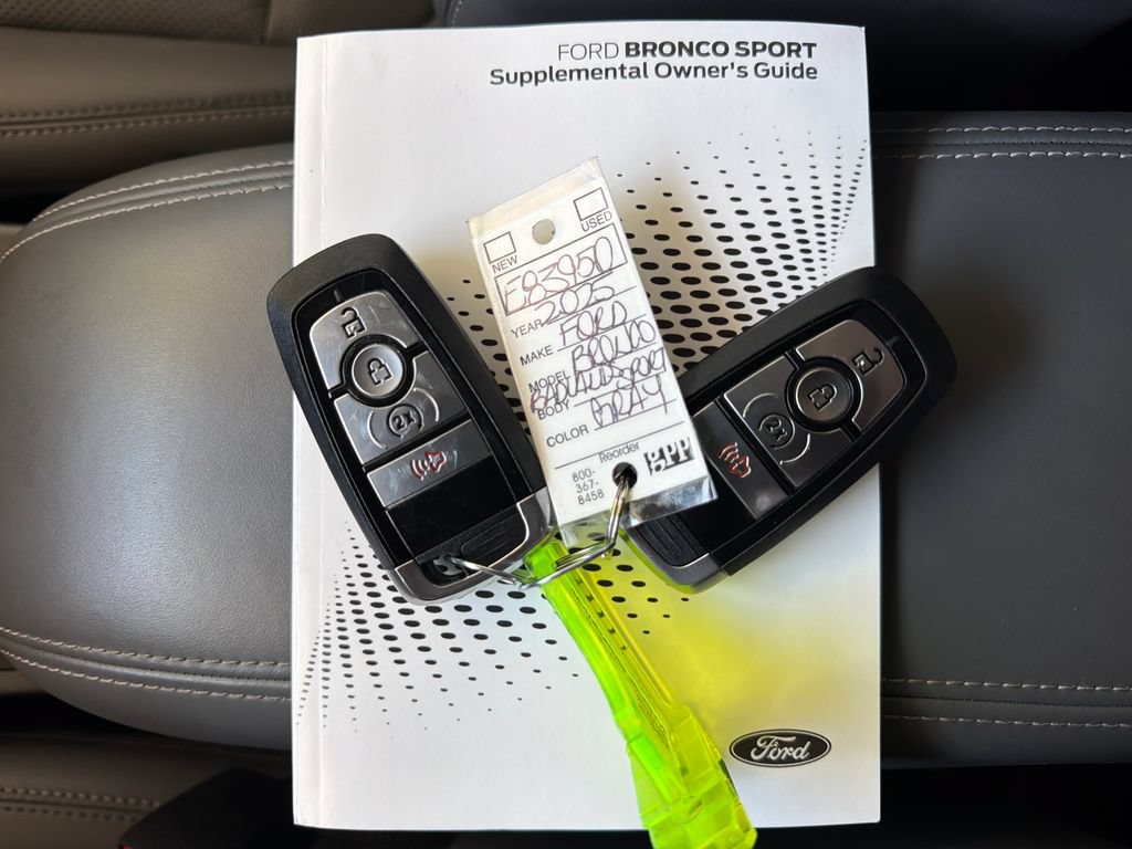 Used 2025 Ford Bronco Sport Badlands AWD/4WD image 36