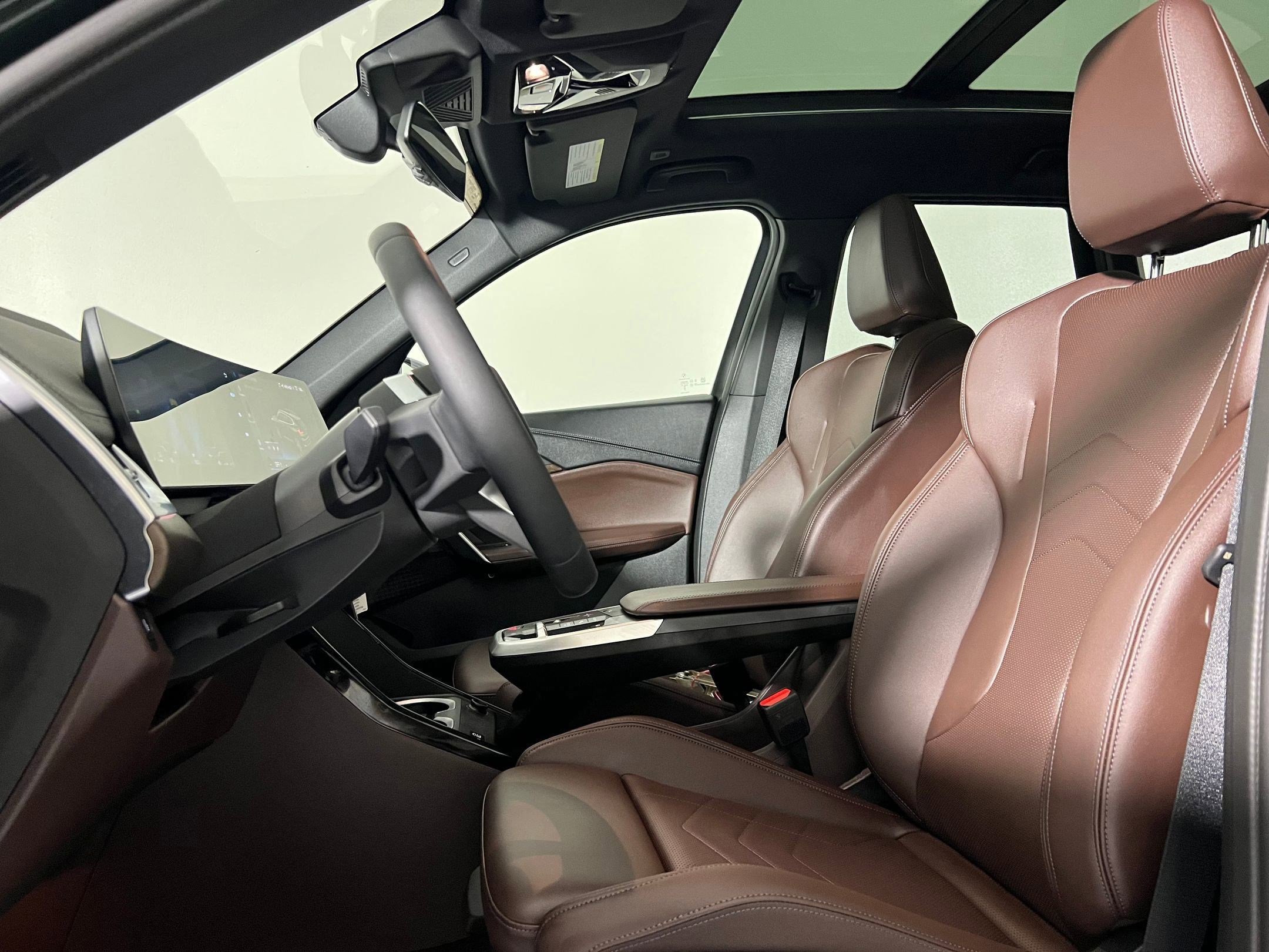 Used 2025 BMW X1 xDrive28i w/ Premium Package AWD/4WD image 5