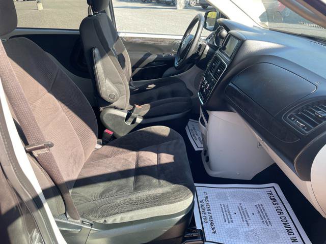 Used 2019 Dodge Grand Caravan SE w/ UConnect Hands-Free Group FWD image 24