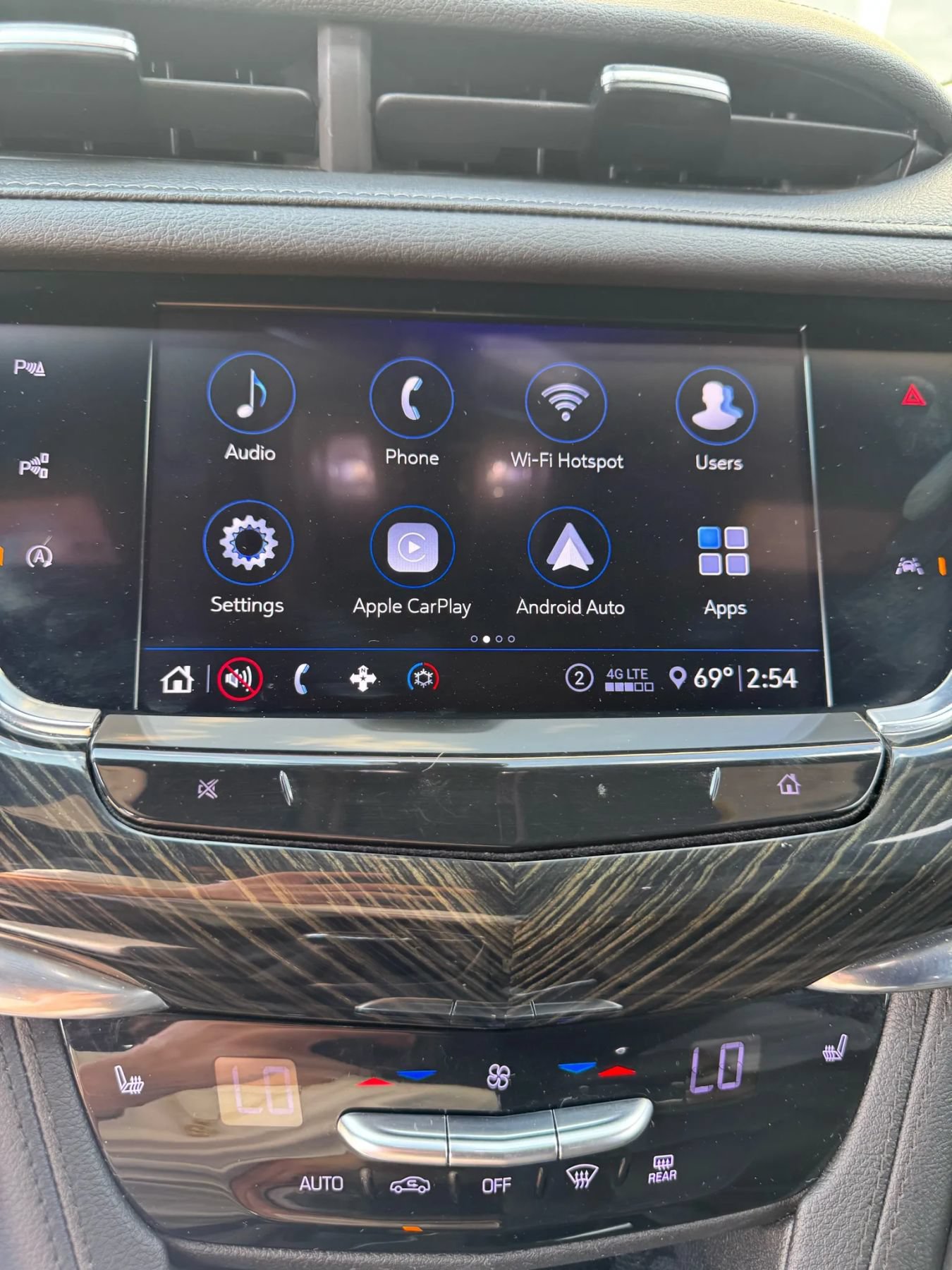 Used 2020 Cadillac XT6 Premium Luxury FWD image 11