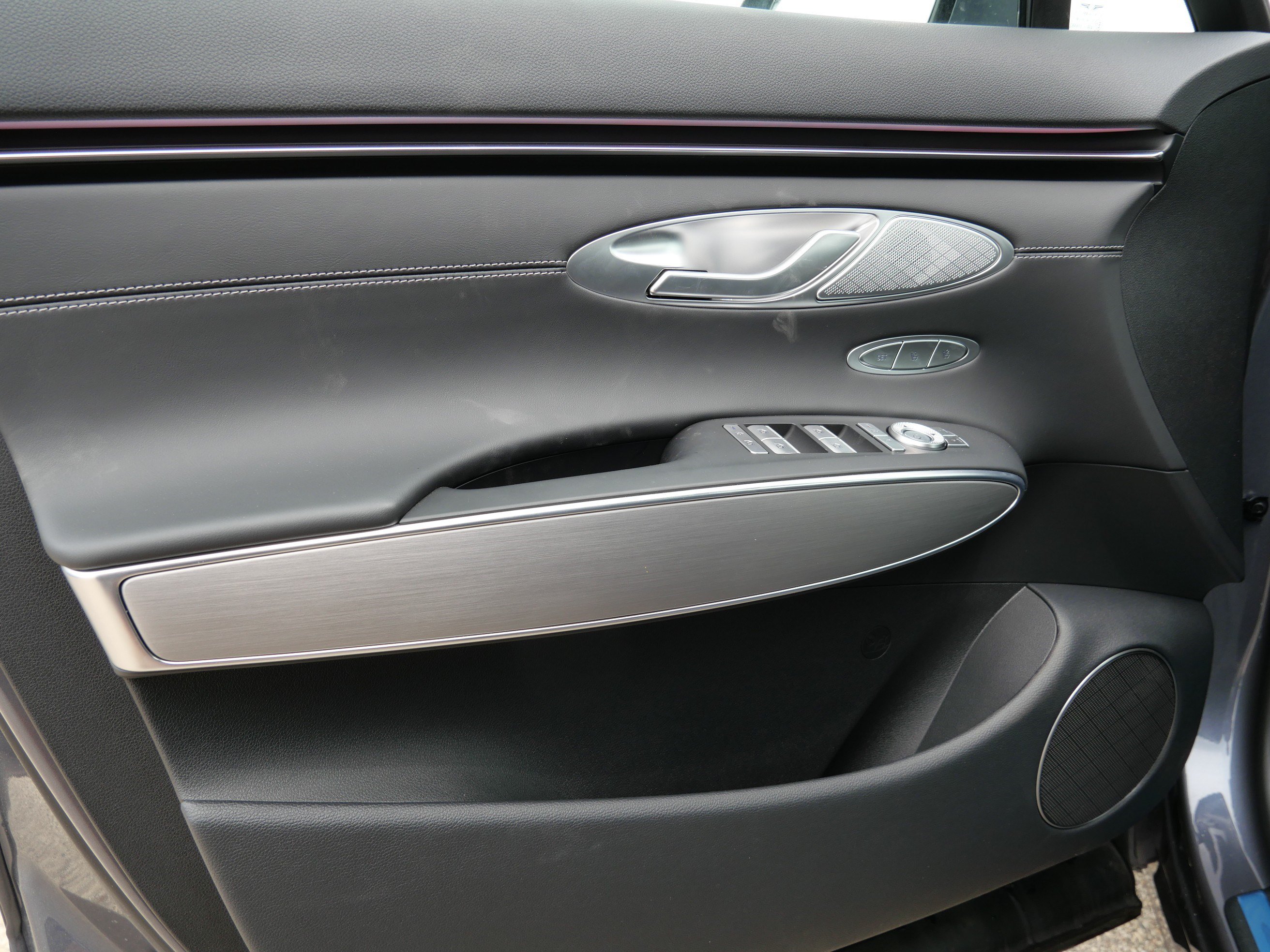 New 2026 Genesis GV70 2.5T Select AWD/4WD image 4