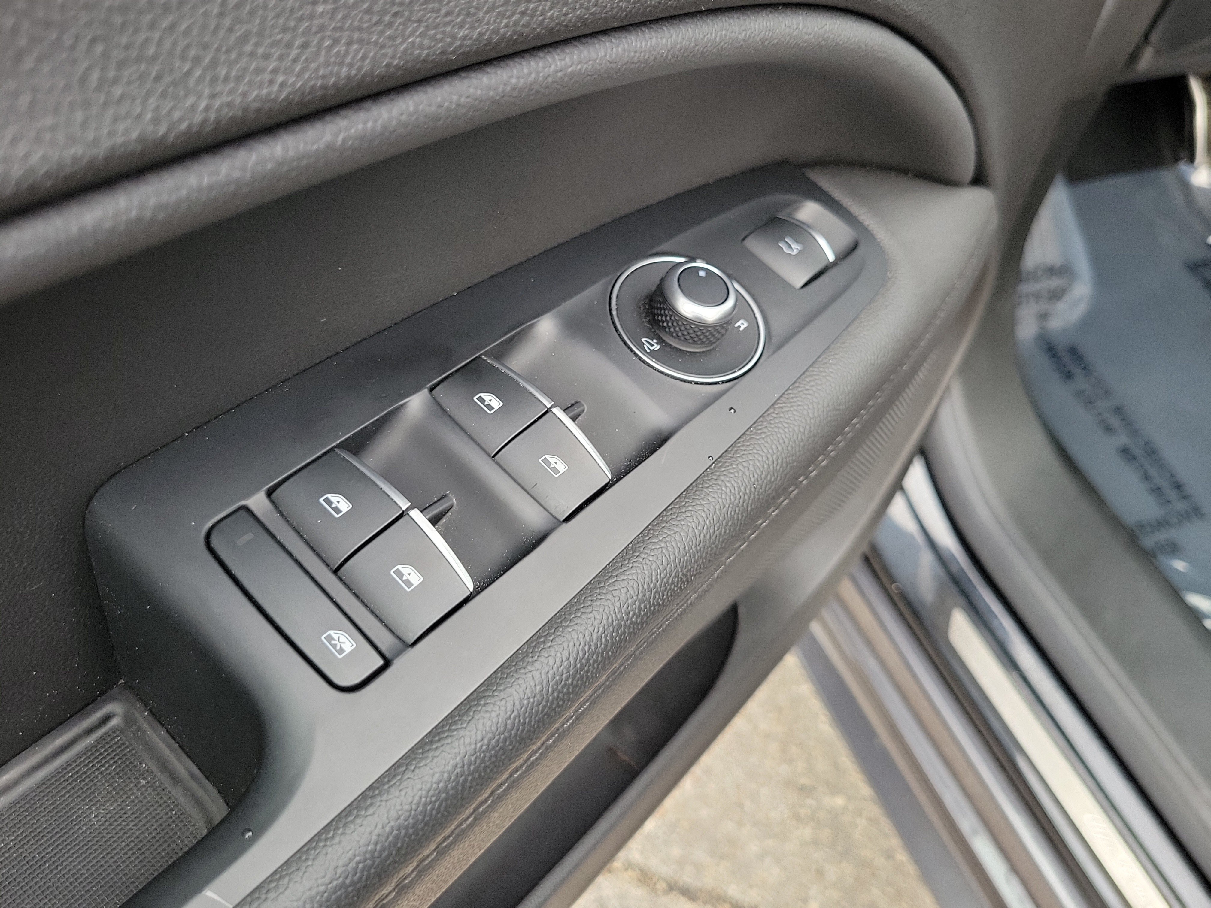 Used 2022 Alfa Romeo Stelvio Ti AWD/4WD image 25
