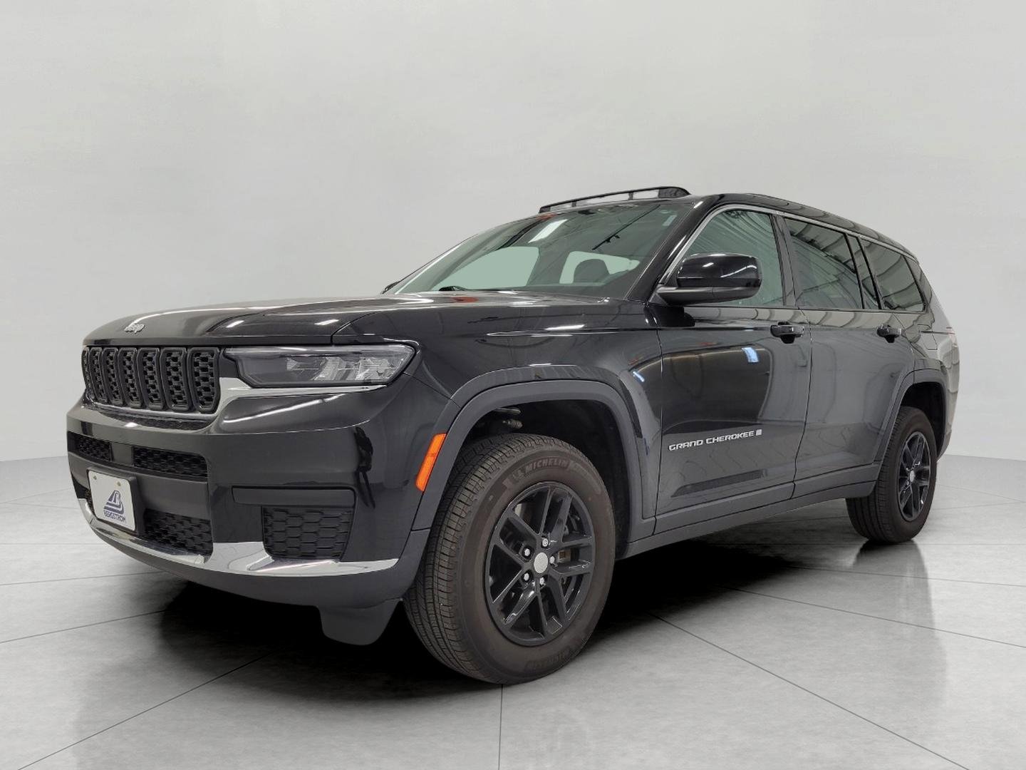 Used 2025 Jeep Grand Cherokee L Laredo AWD/4WD image 12