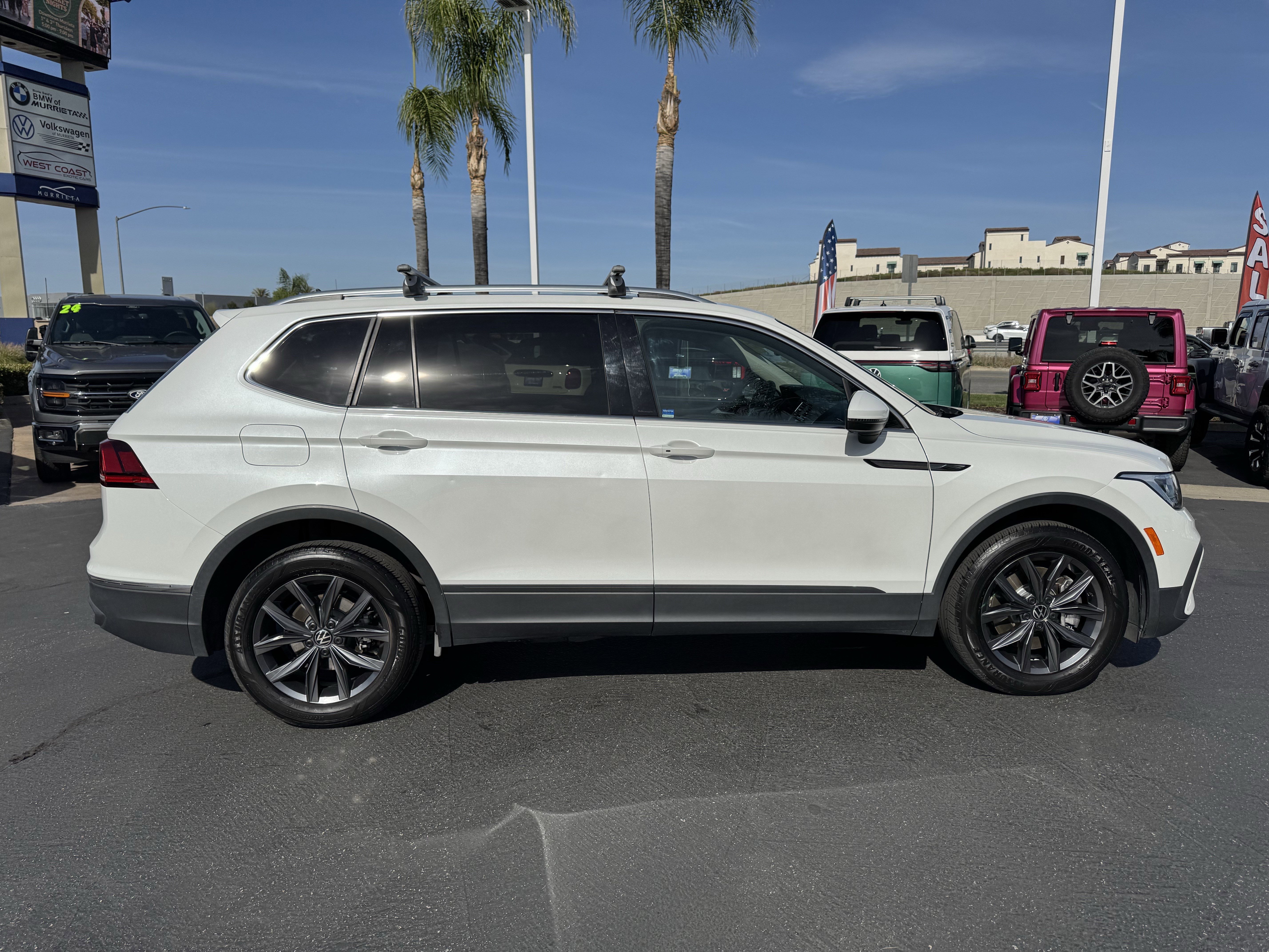 Certified 2023 Volkswagen Tiguan SE w/ Panoramic Sunroof Package image 11