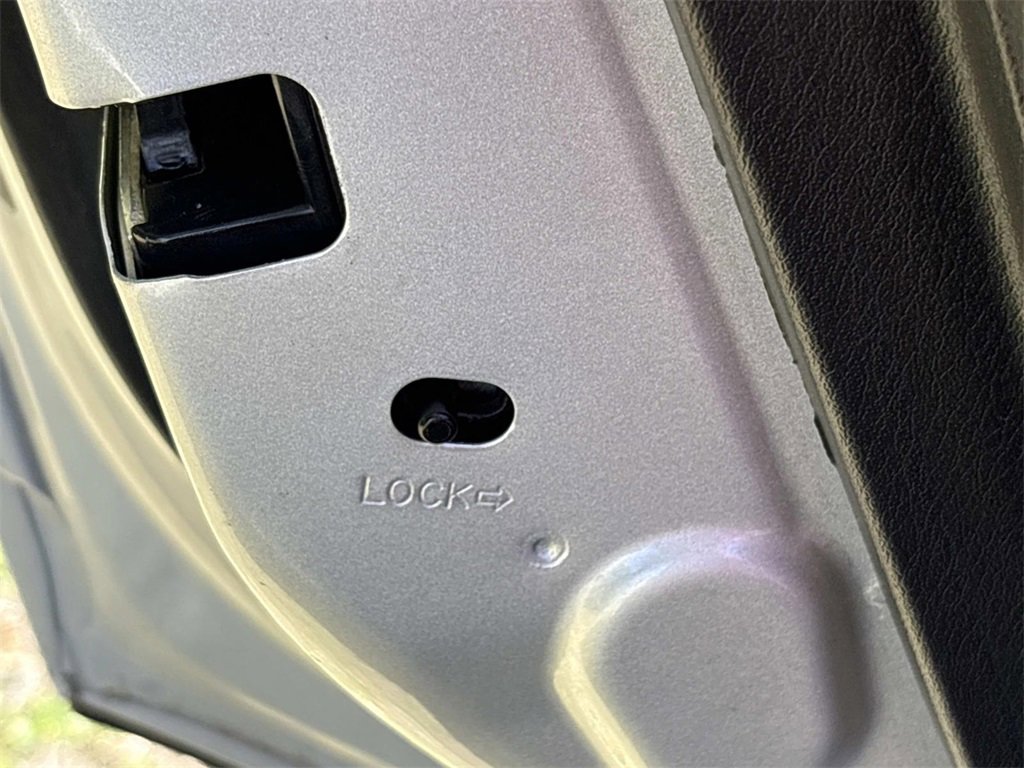 Used 2019 Nissan Pathfinder SL w/ Rock Creek Edition image 15