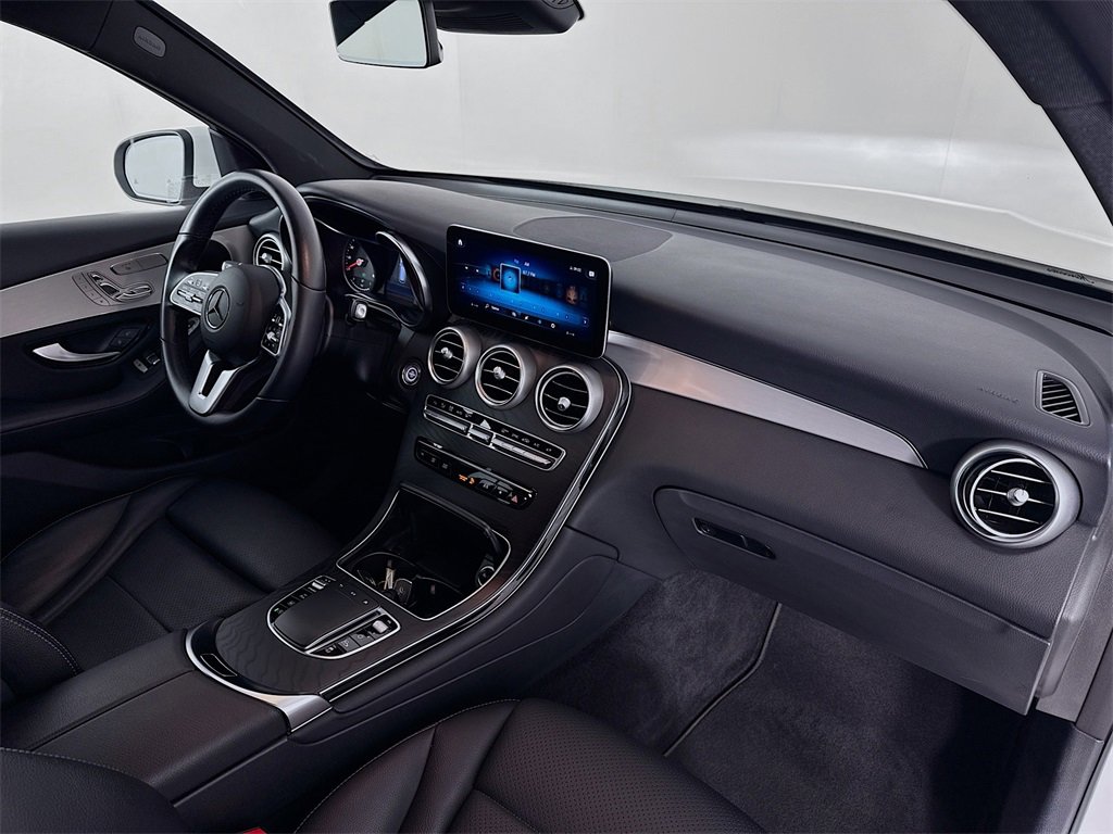 Used 2021 Mercedes-Benz GLC 300 4MATIC image 29