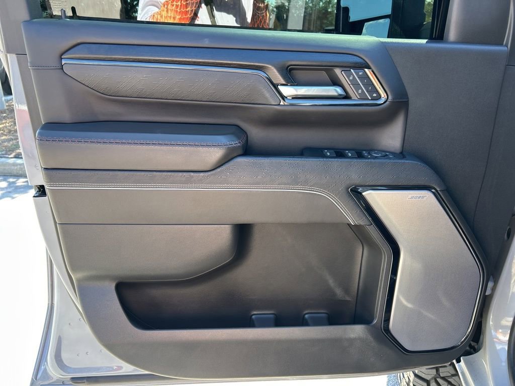 Used 2024 GMC Sierra 2500 AT4X image 17