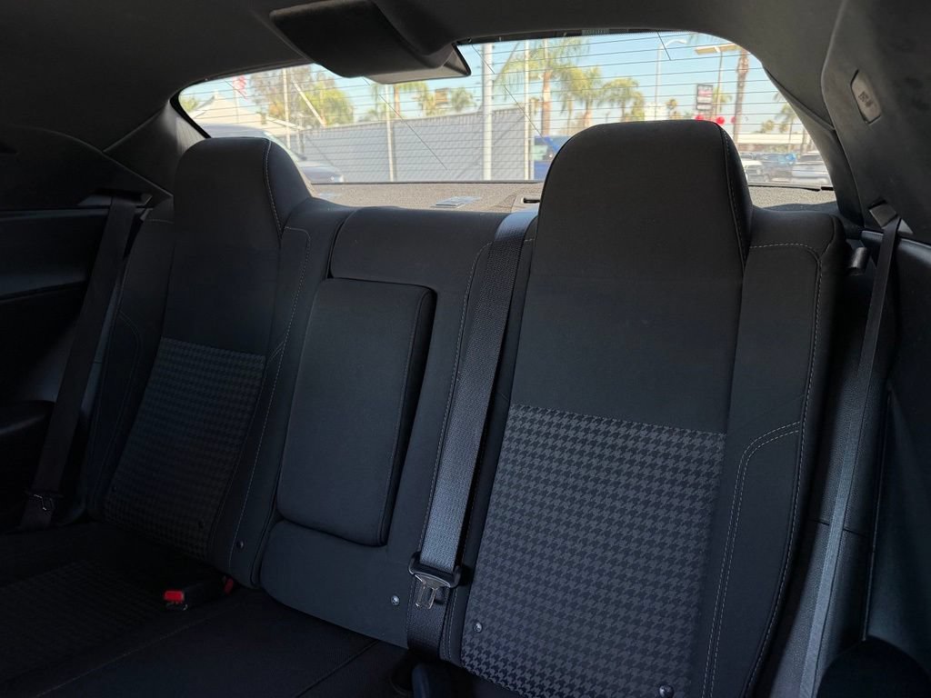 Used 2021 Dodge Challenger SXT RWD image 9