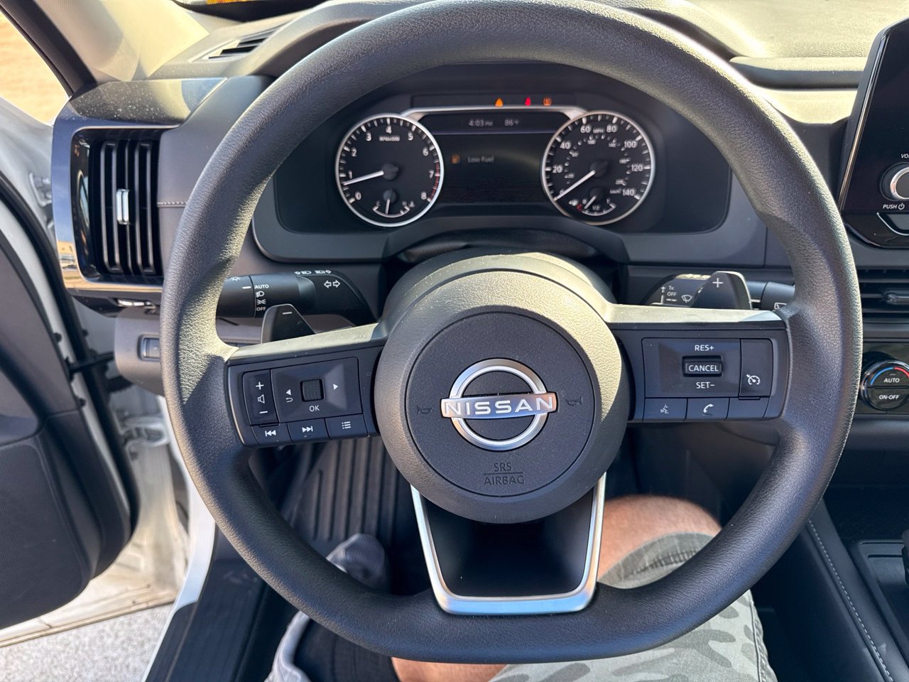 Used 2024 Nissan Pathfinder S FWD image 21