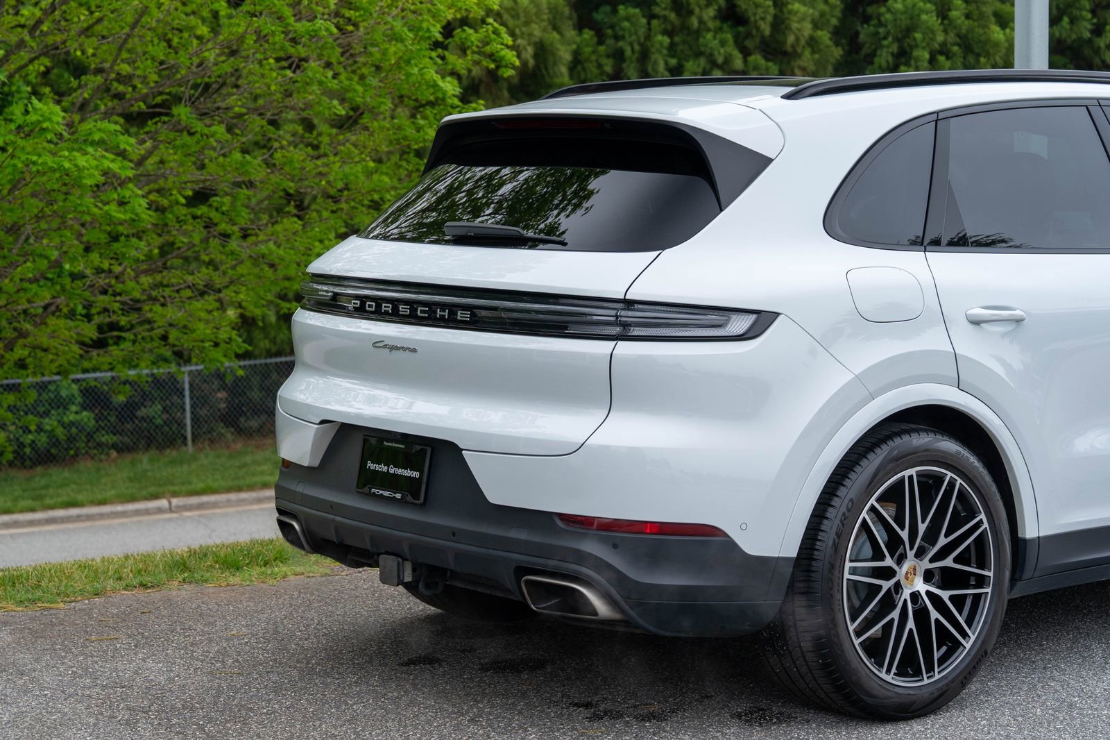 Certified 2024 Porsche Cayenne AWD/4WD image 14