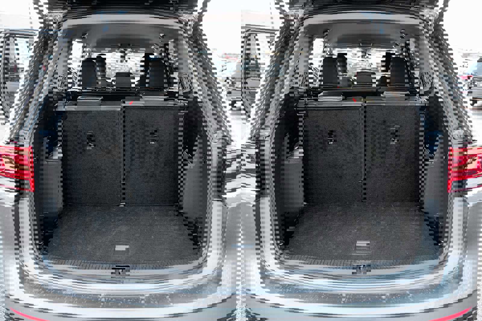 Used 2025 Volkswagen Atlas SE image 43