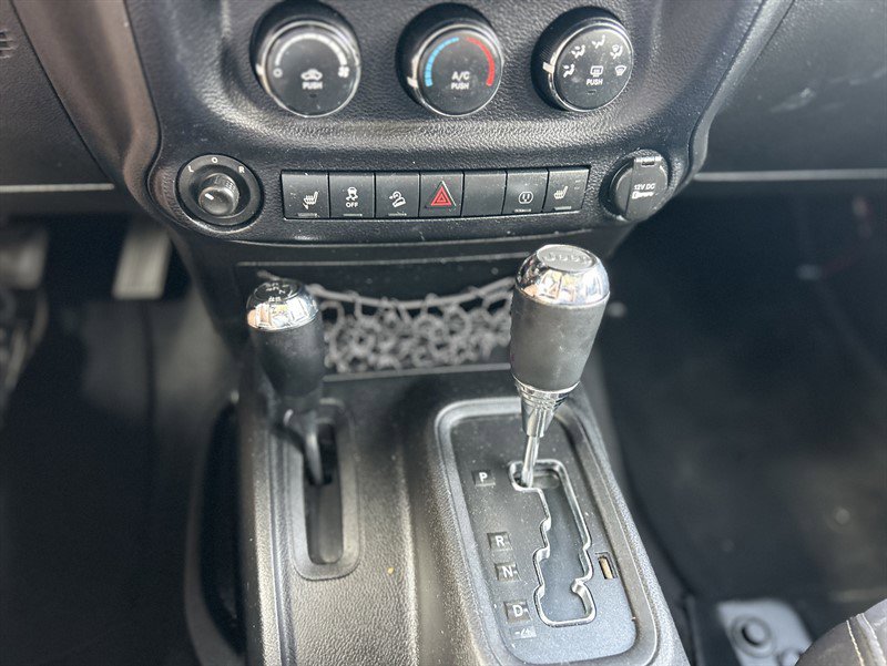 Used 2013 Jeep Wrangler Unlimited Sahara w/ Dual Top Group image 18