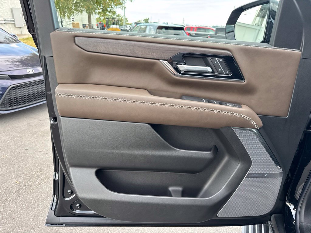 New 2026 GMC Yukon XL Denali Ultimate w/ LPO, Illumination Package AWD/4WD image 11