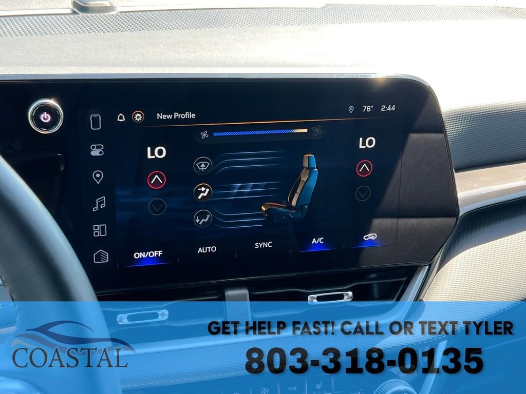 Used 2025 Chevrolet Equinox LT w/ Convenience Package II image 40