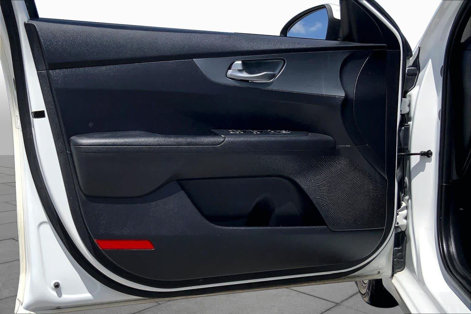 Used 2021 Kia Forte LXS FWD image 21