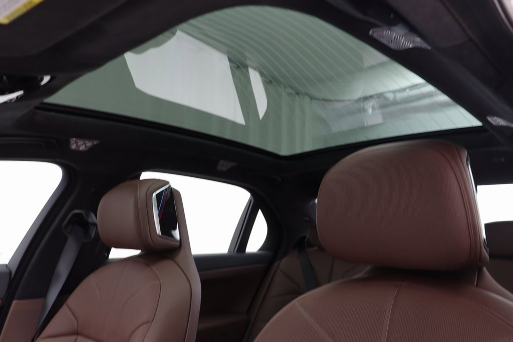 New 2026 BMW 750e xDrive w/ Executive Package image 15