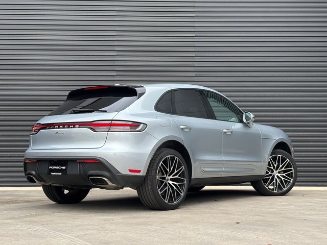 Certified 2025 Porsche Macan image 7