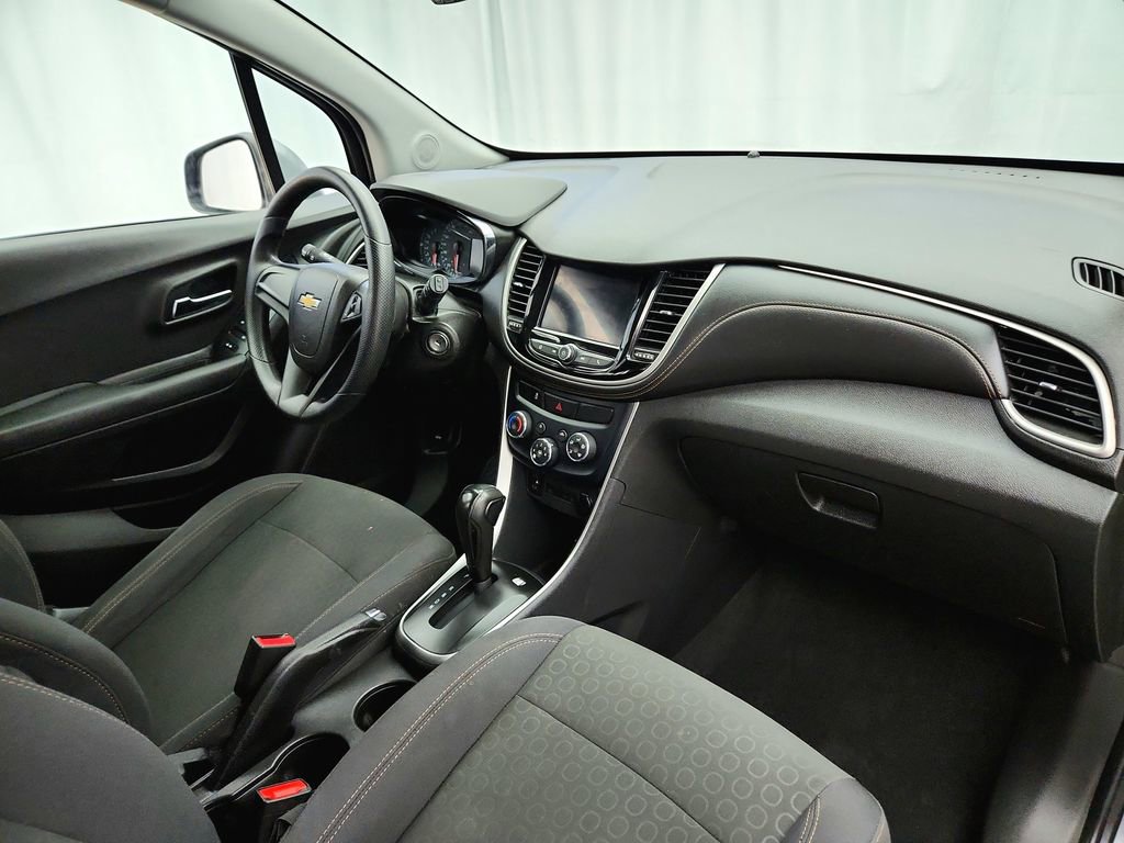 Used 2020 Chevrolet Trax LS image 23