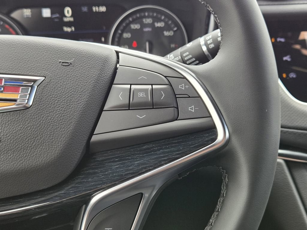 New 2026 Cadillac XT5 Premium Luxury w/ Driver Assist Package AWD/4WD image 18