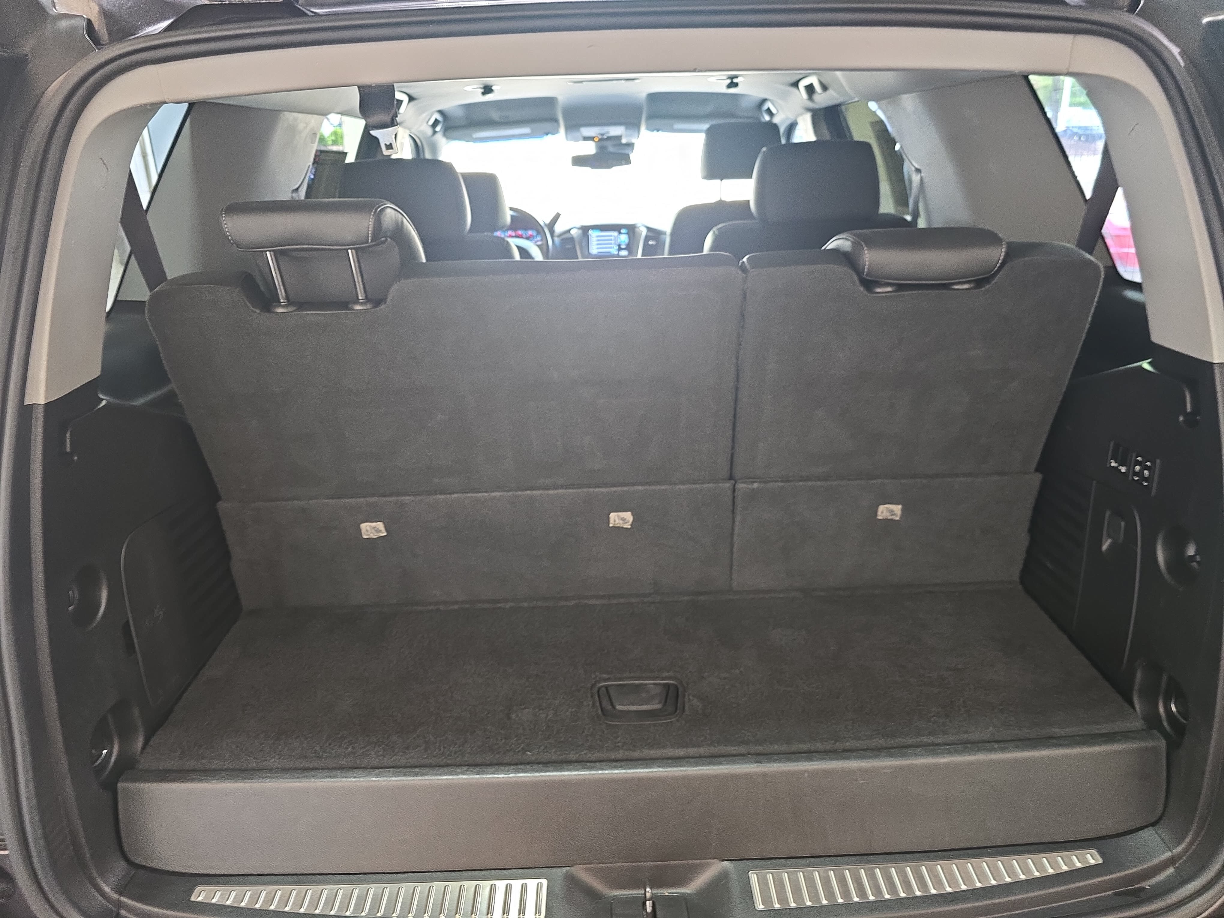 Used 2018 Chevrolet Tahoe Premier AWD/4WD image 13