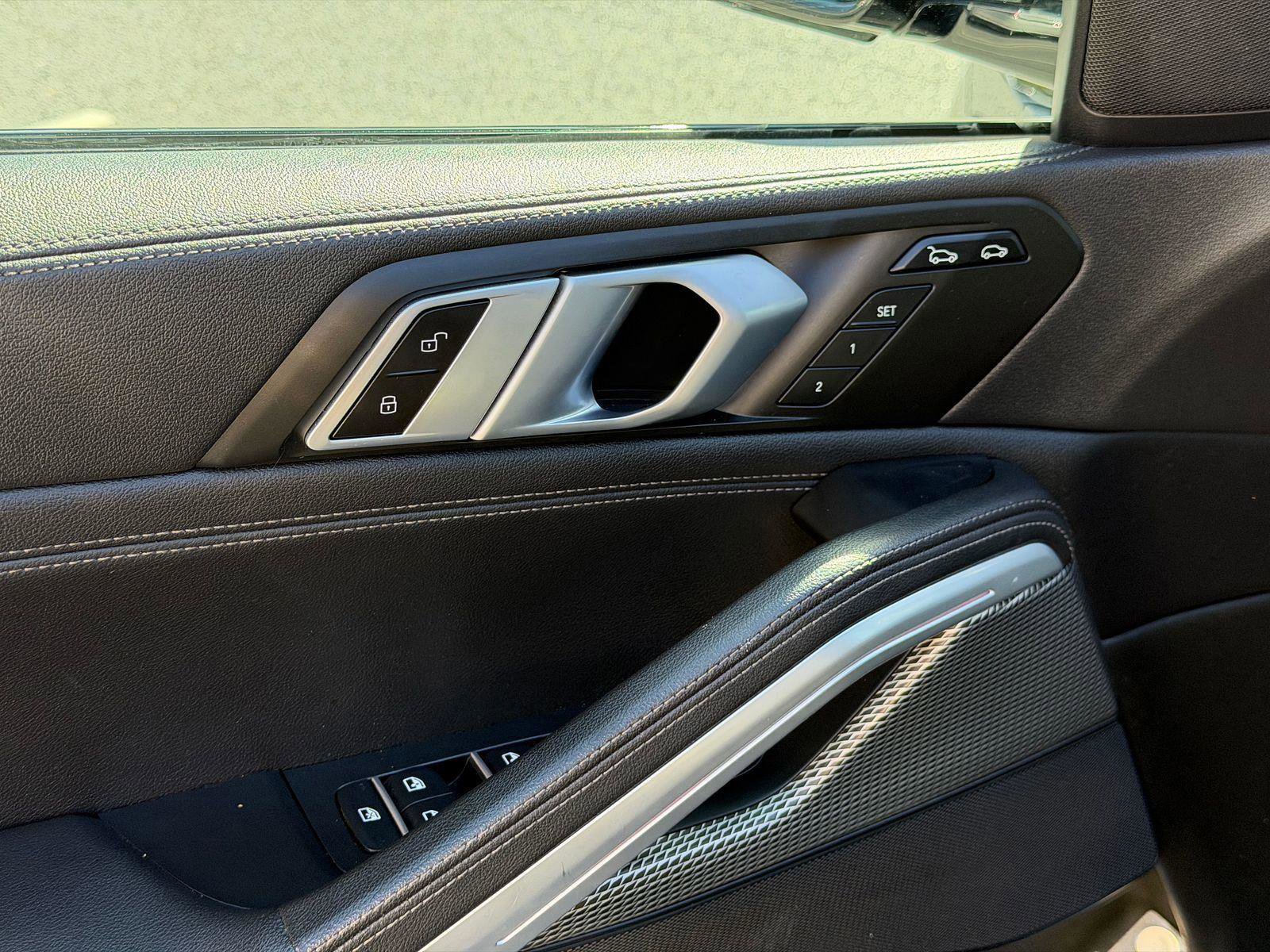 Used 2021 BMW X6 xDrive40i w/ M Sport Package image 8