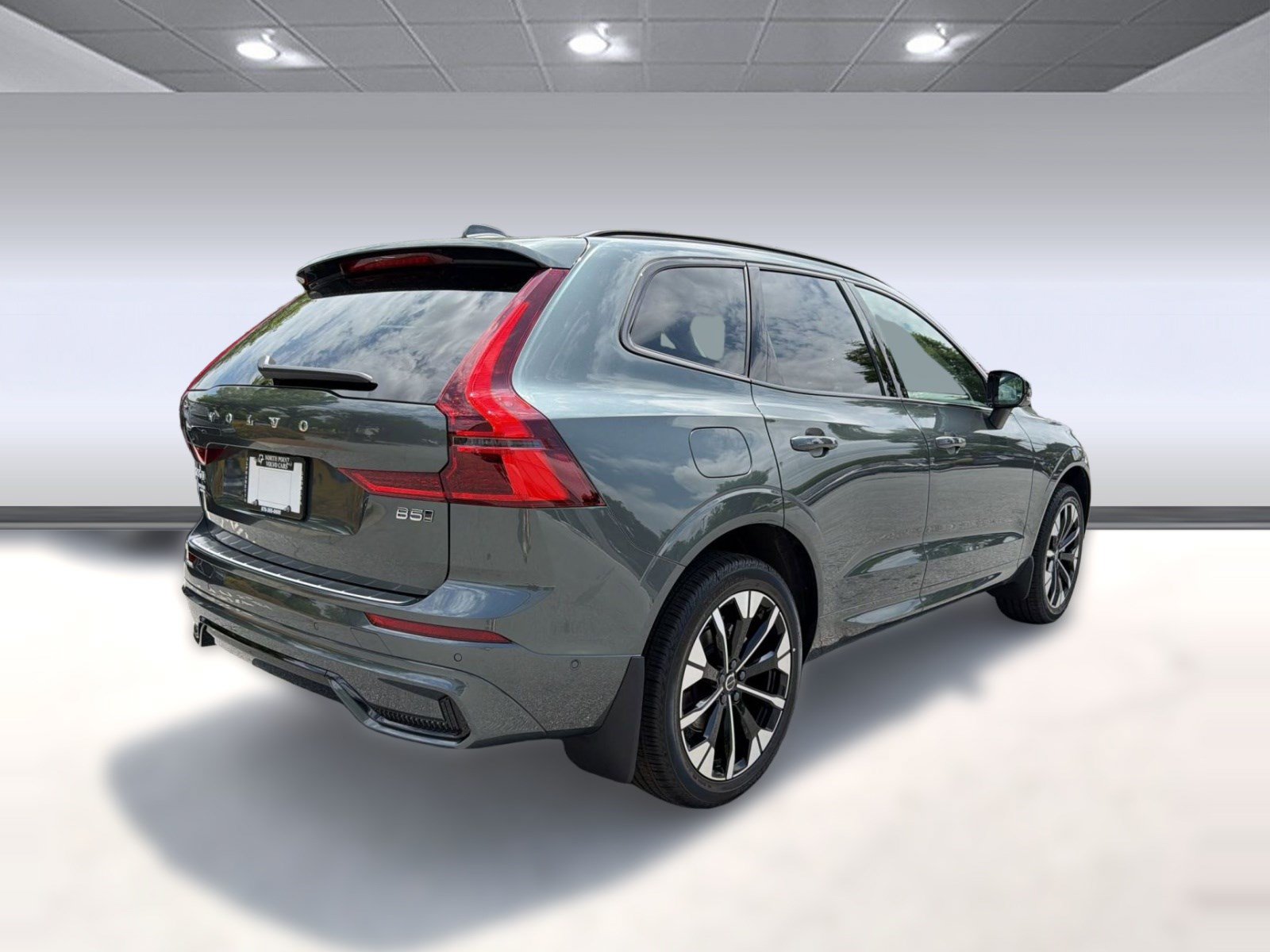 New 2026 Volvo XC60 B5 Plus w/ Protection Package Premier AWD/4WD image 9