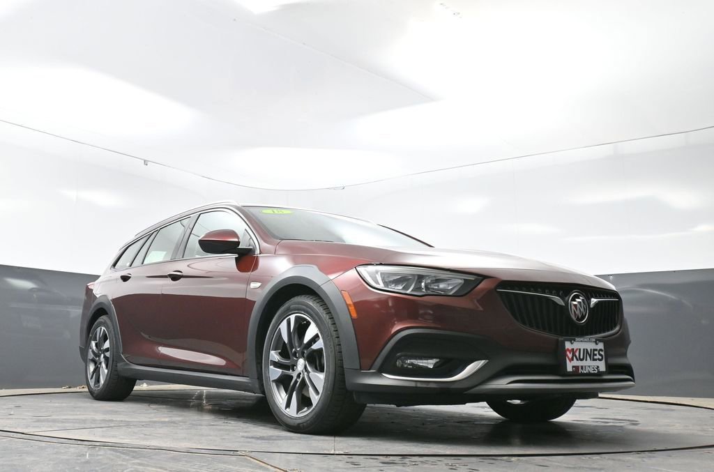 Used 2018 Buick Regal Preferred w/ Sights and Sounds Package AWD/4WD image 52