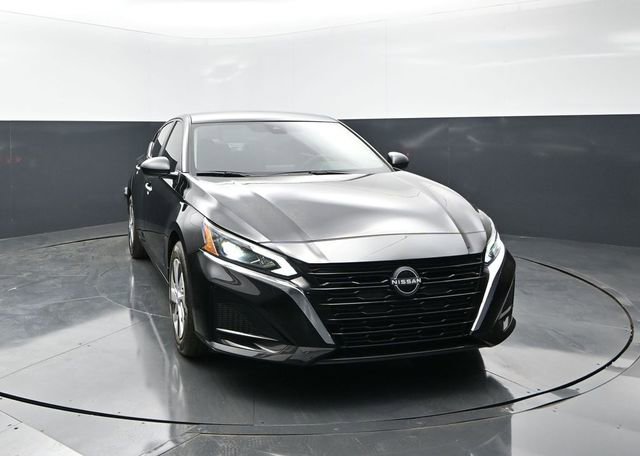 Used 2025 Nissan Altima 2.5 S FWD image 5