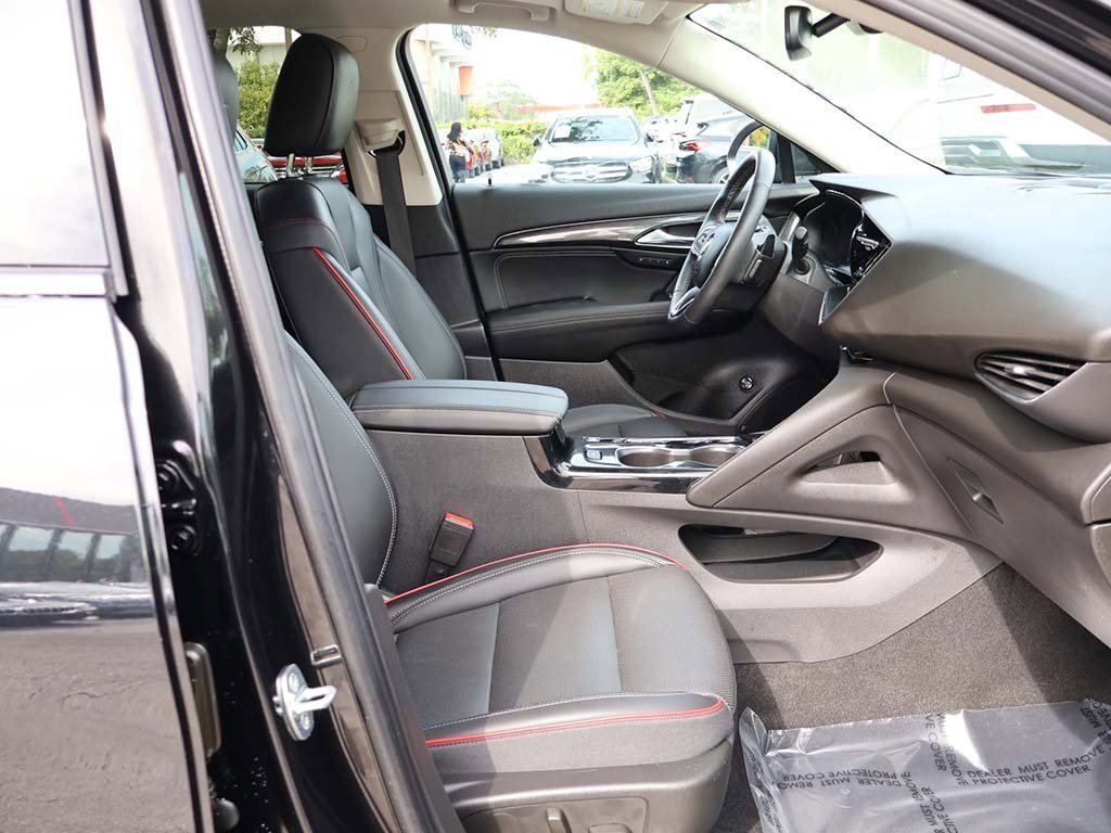 Used 2023 Buick Envision Essence w/ Sport Touring Package image 32