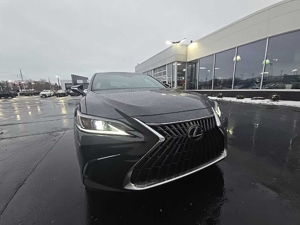 Used 2023 Lexus ES 350 w/ Premium Package image 2