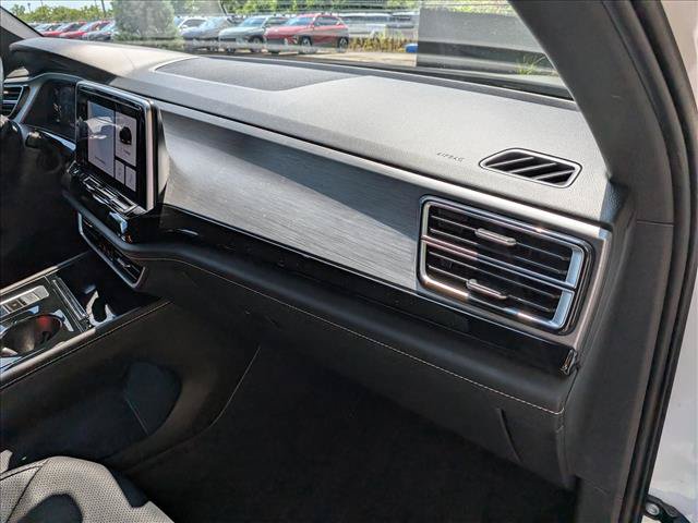 Certified 2025 Volkswagen Atlas Cross Sport SE w/ Panoramic Sunroof Package AWD/4WD image 12