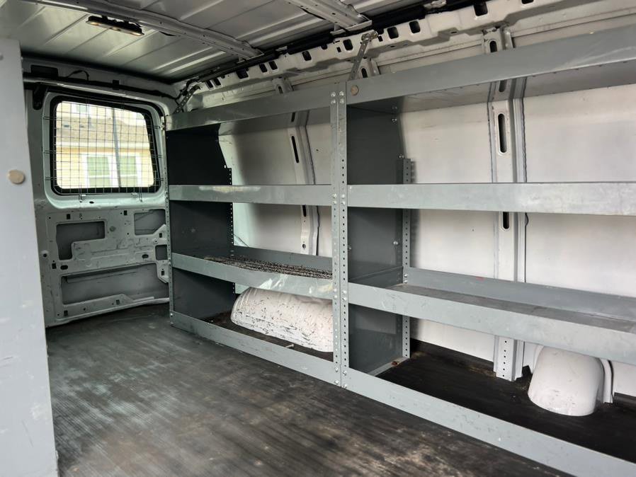 Used 2018 Chevrolet Express 2500 image 25