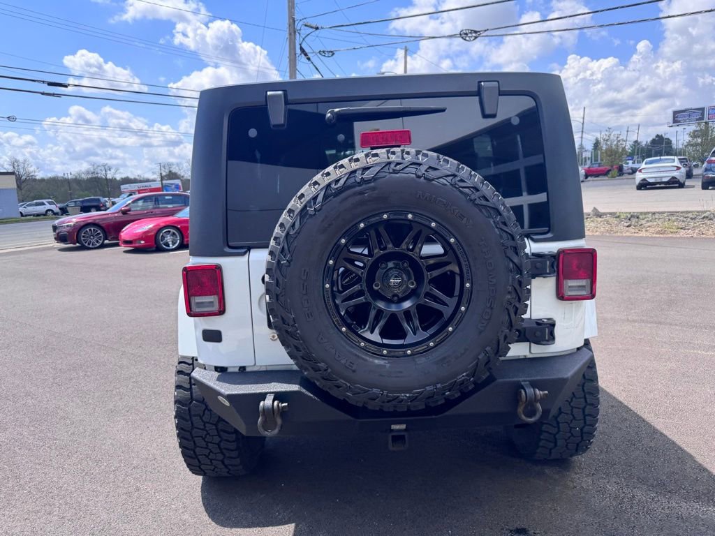 Used 2014 Jeep Wrangler Unlimited Sahara w/ Connectivity Group AWD/4WD image 4
