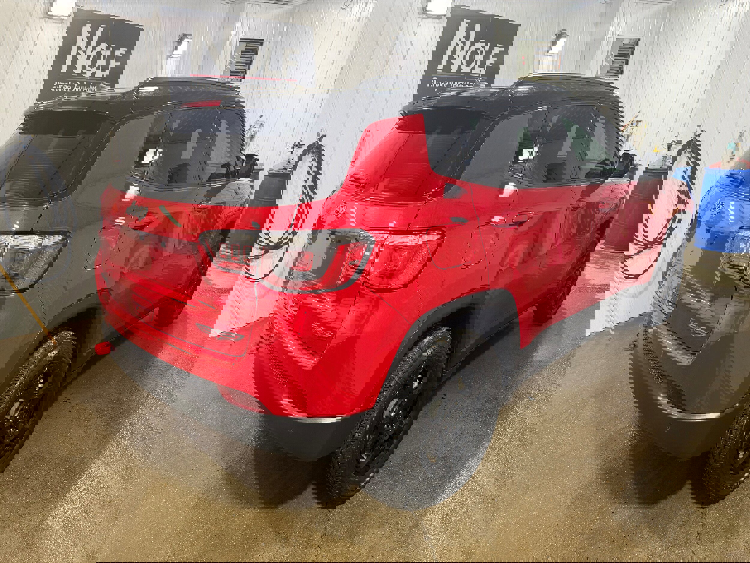 Used 2024 Jeep Compass Trailhawk image 6
