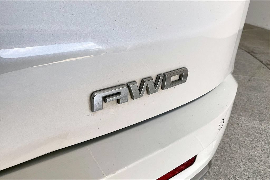 Used 2017 GMC Acadia Denali w/ Technology Package AWD/4WD image 40