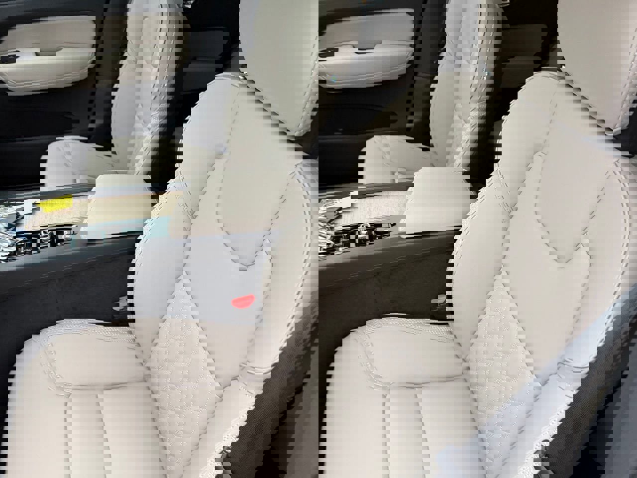 New 2026 Volvo XC60 B5 Plus w/ Protection Package Premier image 19