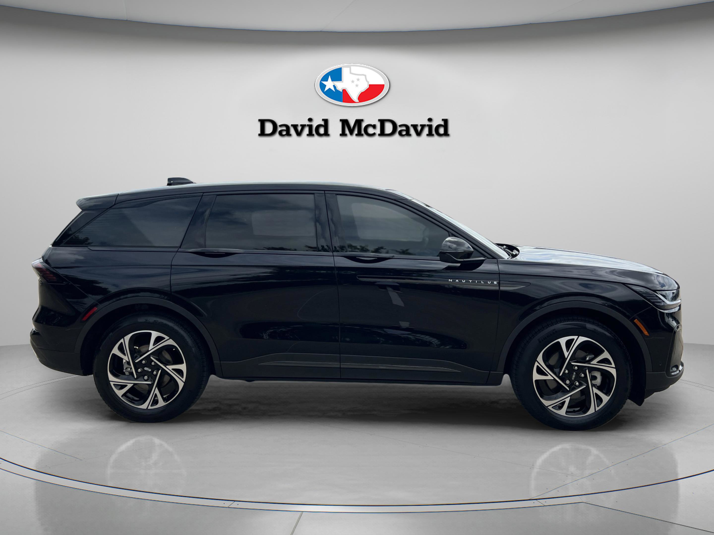 Certified 2024 Lincoln Nautilus Premier w/ Jet Appearance Package AWD/4WD image 8