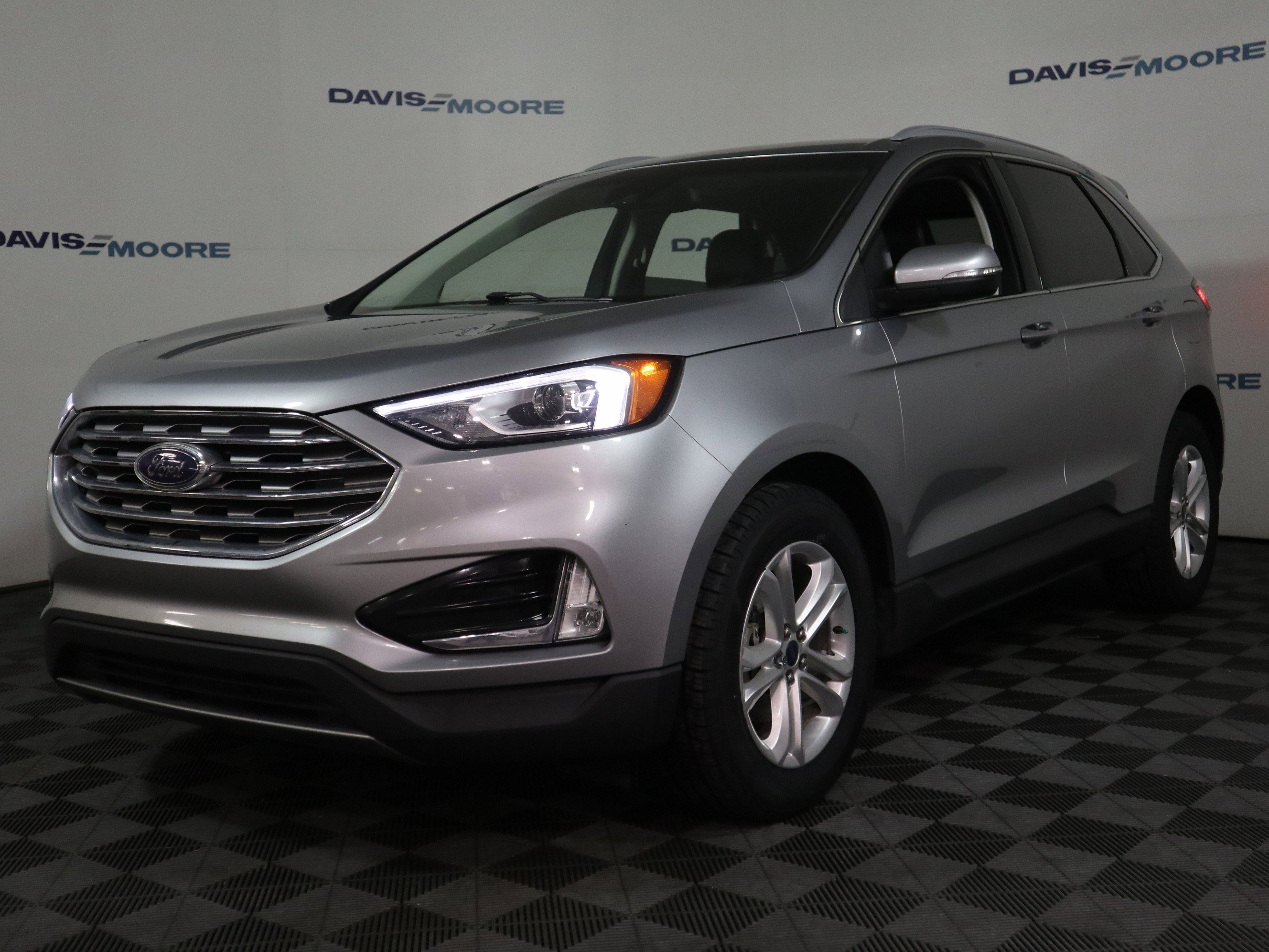 Used 2020 Ford Edge SEL image 12