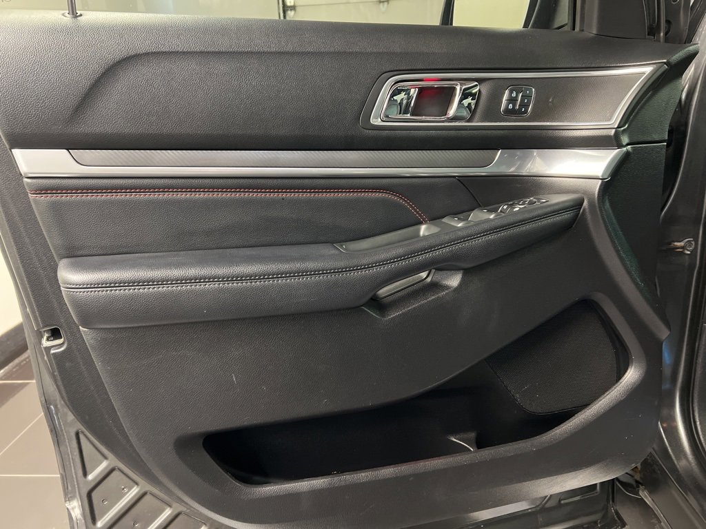 Used 2017 Ford Explorer Sport w/ Equipment Group 401A image 28