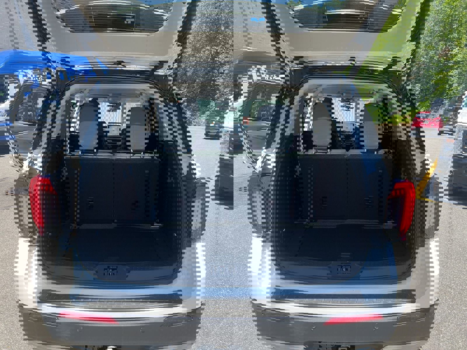 New 2025 Ford Explorer Active w/ Active Comfort Package image 10