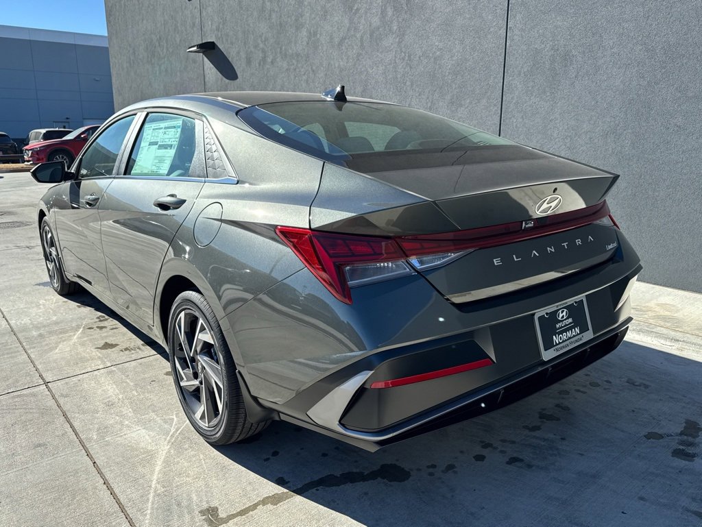 New 2026 Hyundai Elantra Limited image 24