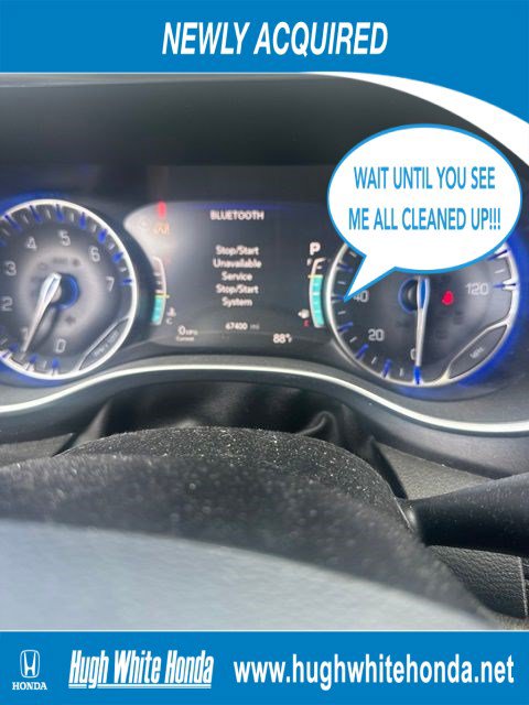 Used 2020 Chrysler Pacifica Limited FWD image 1