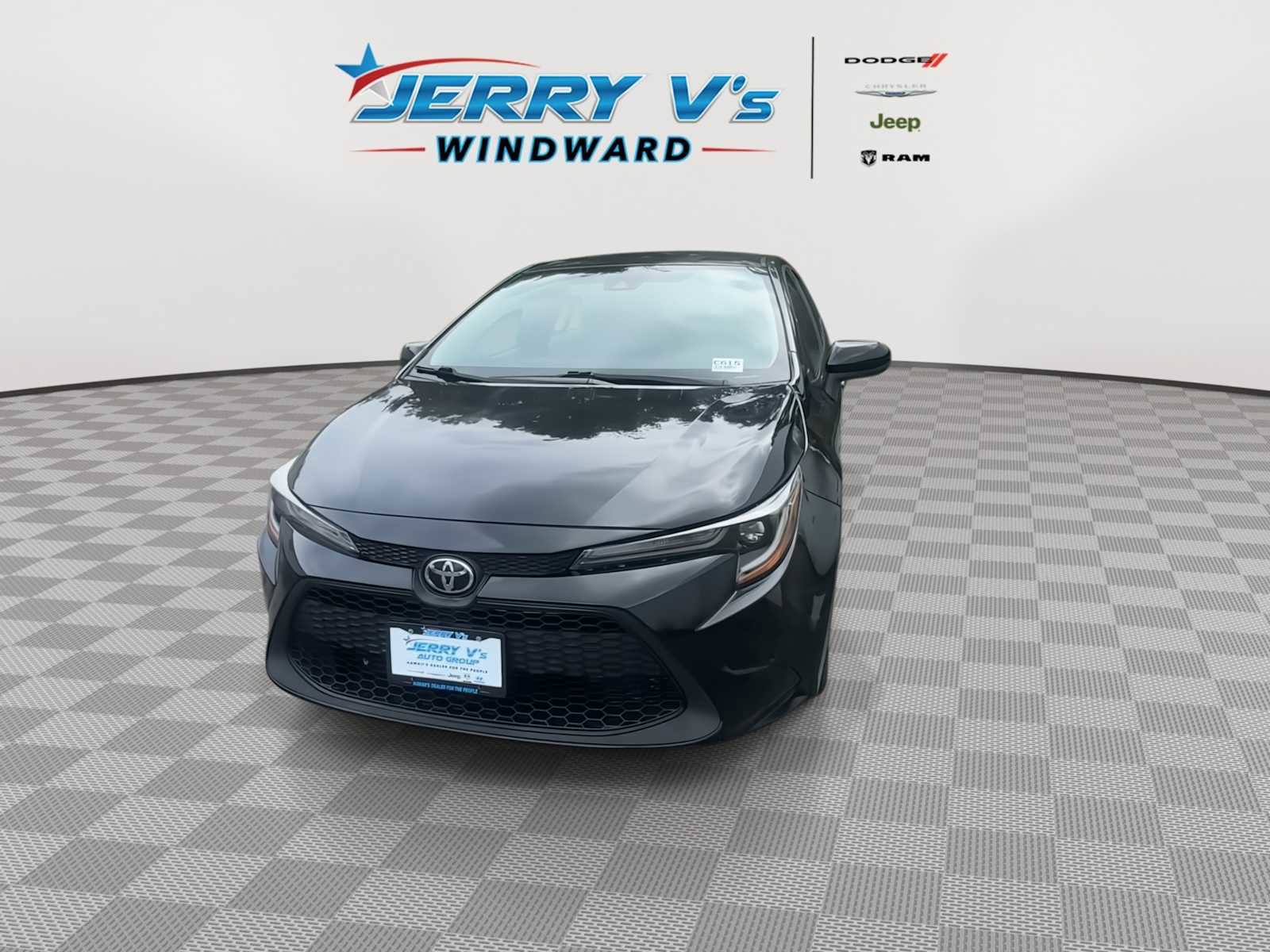 Used 2022 Toyota Corolla LE image 3