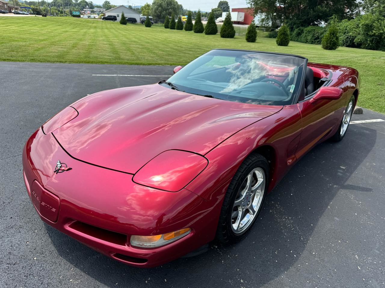 Used 2004 Chevrolet Corvette Convertible w/ Preferred Equipment Group RWD image 2