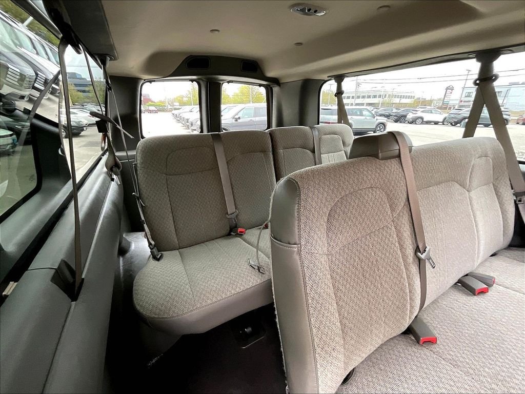 Used 2025 Chevrolet Express 3500 LT w/ LT Preferred Equipment Group RWD image 16