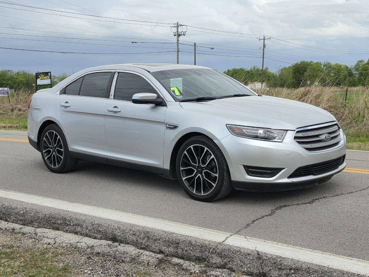 Used 2017 Ford Taurus SEL w/ Equipment Group 201A image 1