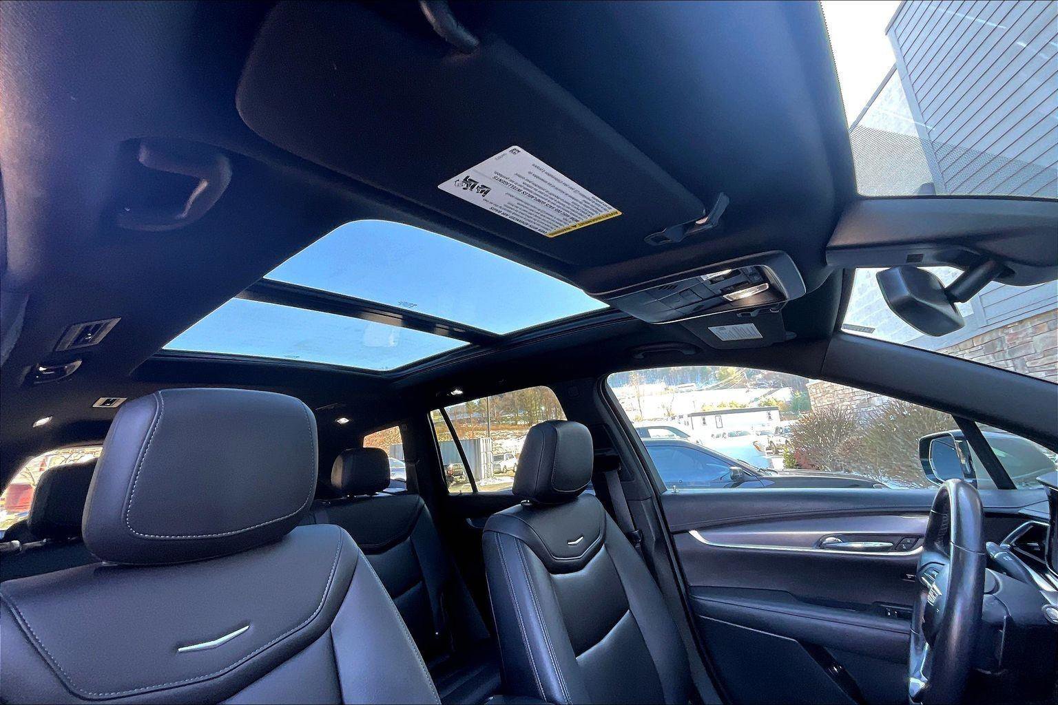 Used 2023 Cadillac XT6 Luxury image 23