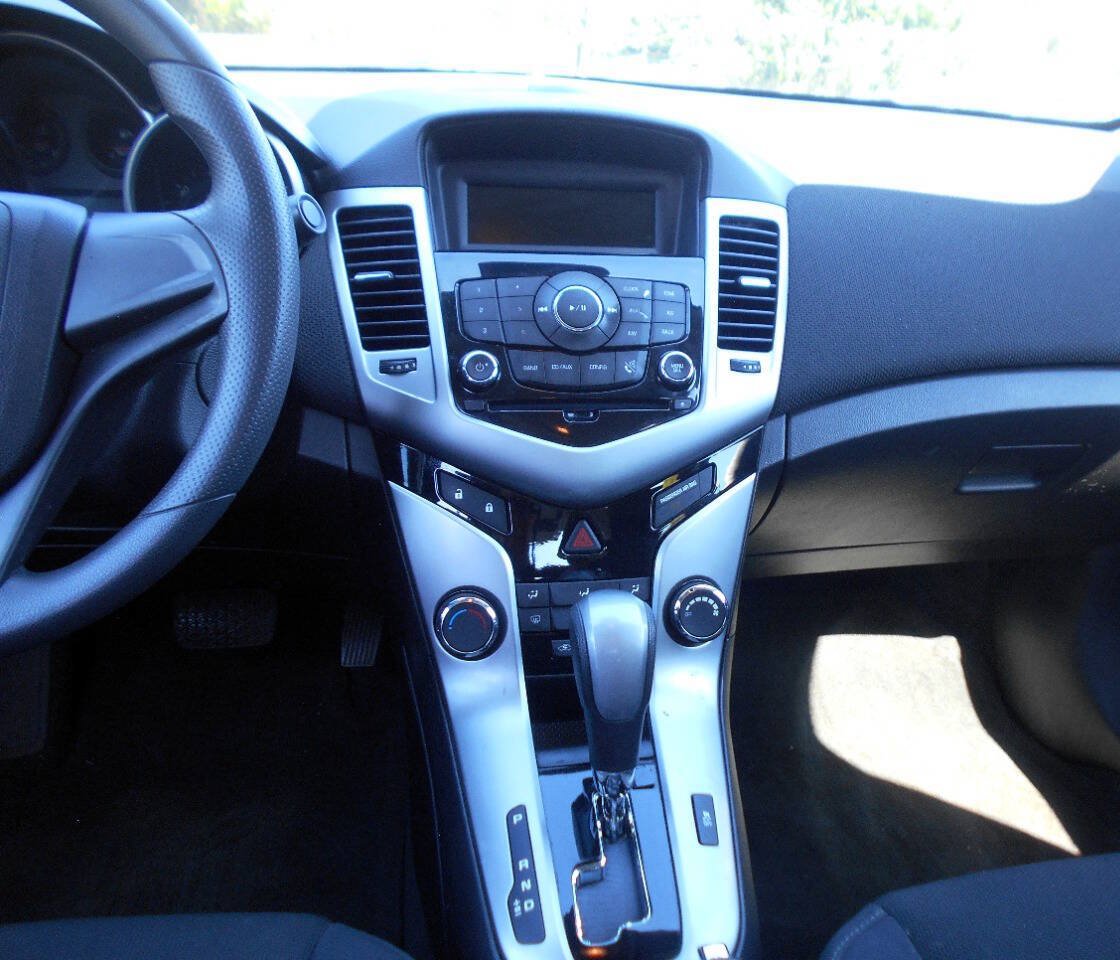 Used 2014 Chevrolet Cruze LT FWD image 13