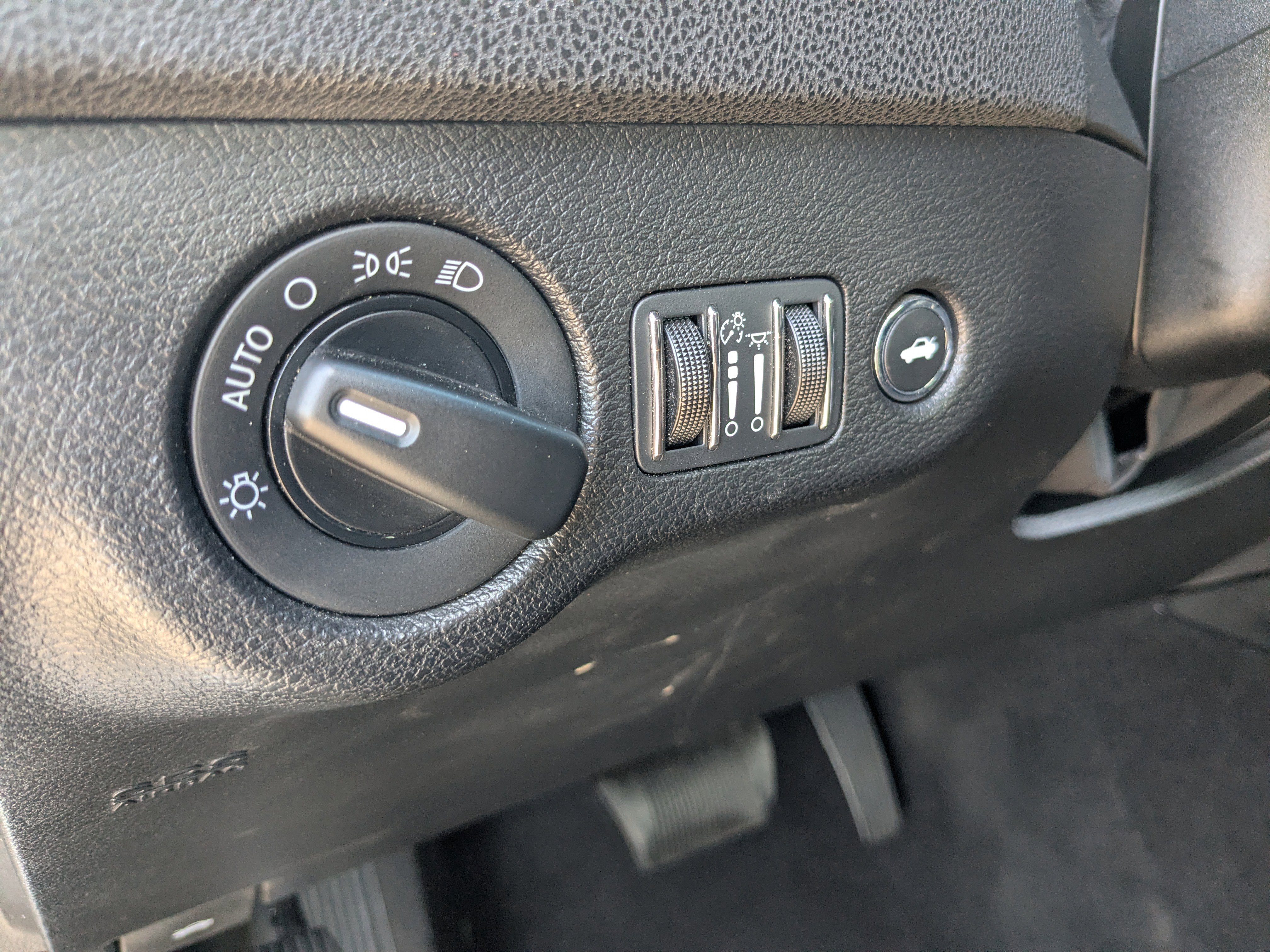 Used 2021 Dodge Charger SXT image 32