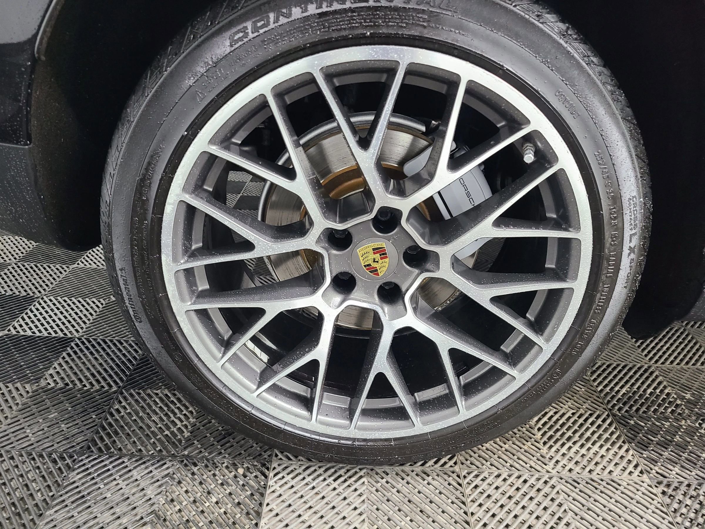 Used 2015 Porsche Macan S AWD/4WD image 16